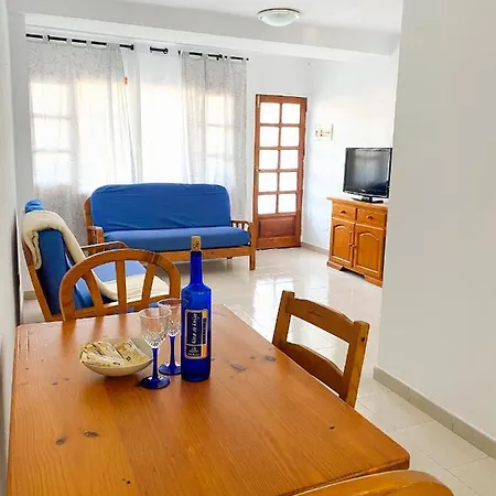 Jema, A Un Paso De La Playa Playa Blanca (Lanzarote)