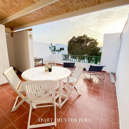 Jema, A Un Paso De La Playa Playa Blanca (Lanzarote)