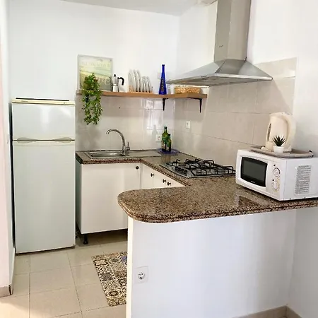 Jema, A Un Paso De La Playa Playa Blanca (Lanzarote)